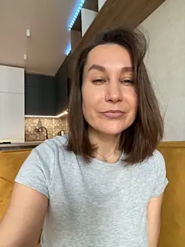 AliceLili online show from November 6, 10:05 am