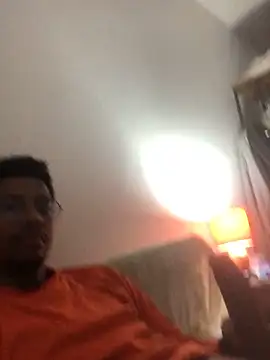 Snapshot of Albert_Madrid chatting on December 5, 5:38 am Albert Madrid online show from December 5, 5:38 am