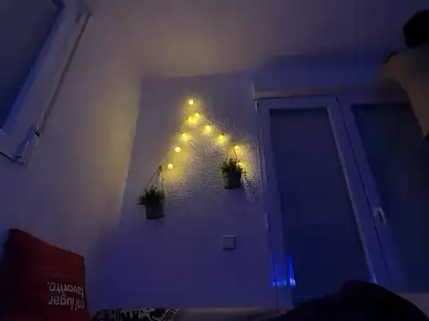 Snapshot of Albert_Madrid chatting on January 11, 4:45 pm Albert Madrid online show from January 11, 4:45 pm