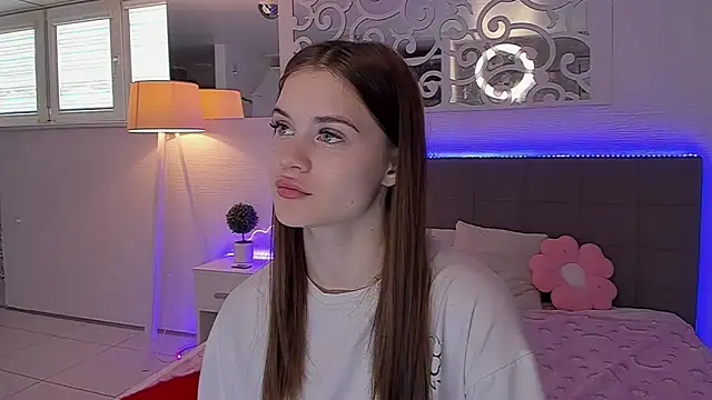 LuisaClover online show from May 3, 12:33 pm