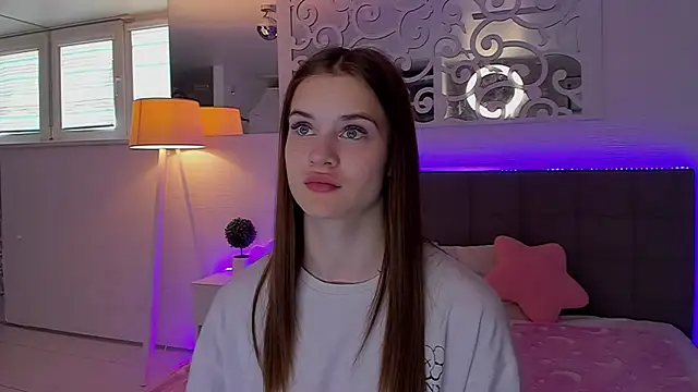 LuisaClover online show from May 12, 12:24 pm