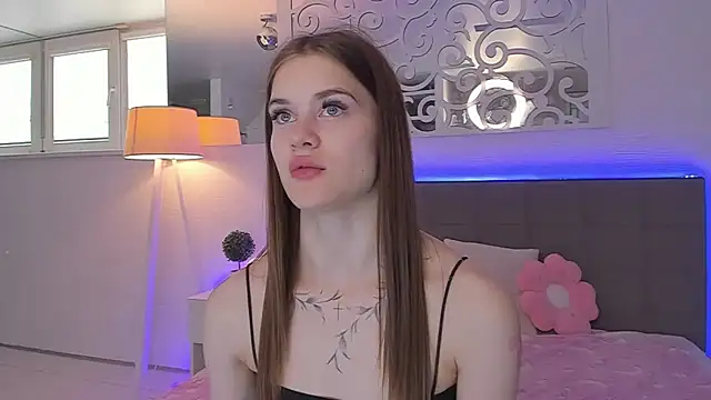 LuisaClover online show from May 15, 12:23 pm