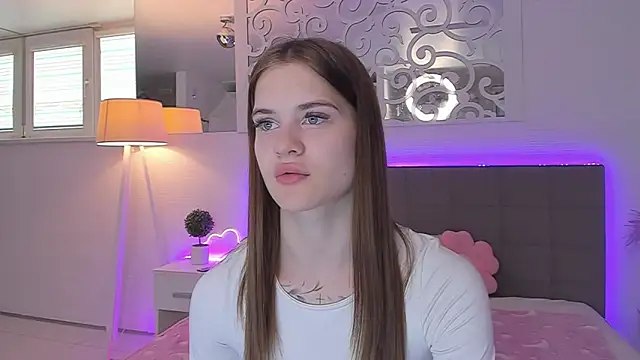 LuisaClover online show from May 17, 12:23 pm