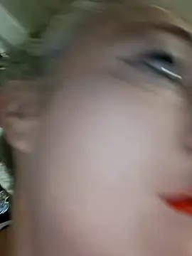 Snapshot of Raven_Fantastic chatting on October 24, 7:43 pm Raven Fantastic online show from October 24, 7:43 pm