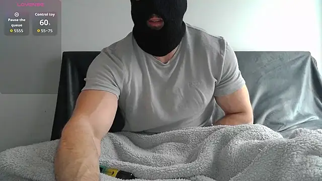 Masked Bull38 Uk online show from December 3, 9:51 am