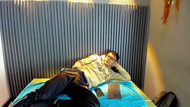 Snapshot of STEPHEN_BONNET chatting on October 27, 12:42 pm STEPHEN BONNET online show from October 27, 12:42 pm