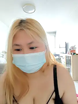 Snapshot of yehe125216 chatting on October 24, 8:00 am yehe125216 online show from October 24, 8:00 am