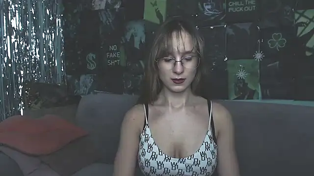 AlishaKellyi online show from November 16, 5:35 am