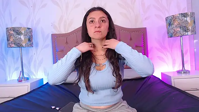 Emmy Palacios online show from December 15, 12:09 pm