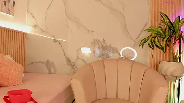 Fyre divine online show from December 17, 12:33 pm