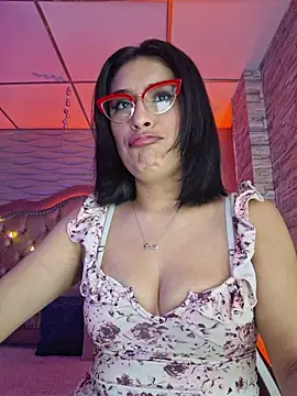 Roxanne Han online show from February 9, 11:58 am