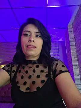 Roxanne Han online show from February 24, 11:41 am