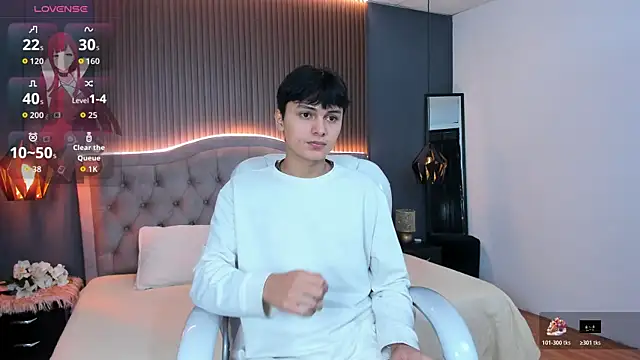 Snapshot of Maxii18_ chatting on October 24, 12:01 pm Maxii18 online show from October 24, 12:01 pm