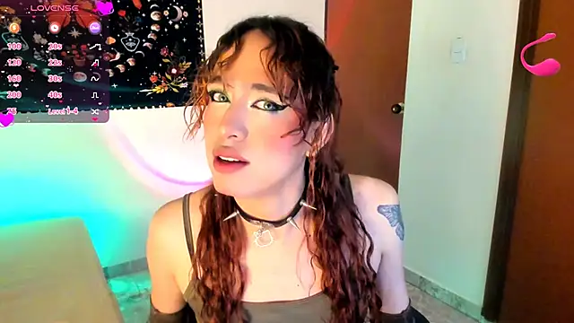 AdelineEsposito online show from November 3, 4:30 pm