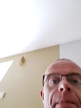 Snapshot of Breizh5605 chatting on October 26, 12:33 pm Breizh5605 online show from October 26, 12:33 pm