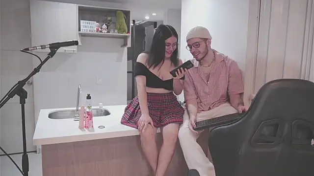 dan and daya online show from November 23, 12:05 pm