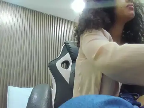 agata18  online show from March 18, 7:17 pm