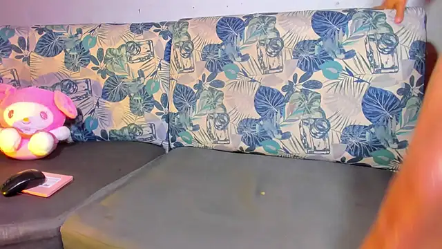 Snapshot of shopy_horny chatting on March 14, 9:59 am shopy horny online show from March 14, 9:59 am