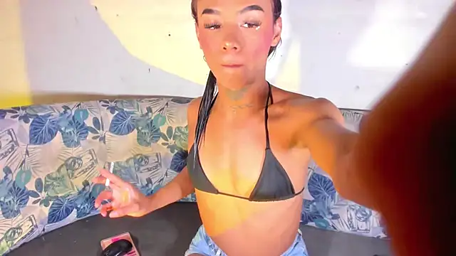 Snapshot of shopy_horny chatting on March 19, 10:36 pm shopy horny online show from March 19, 10:36 pm