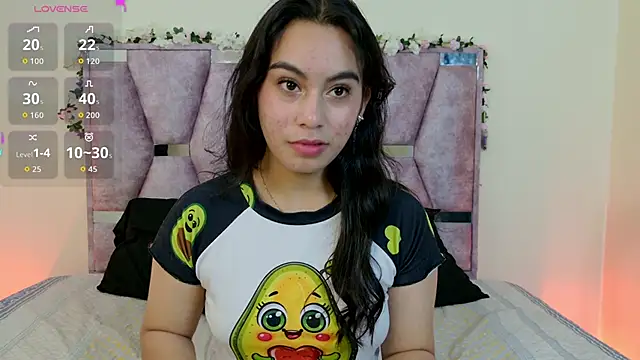 Snapshot of Iris_mandarinne chatting on October 27, 7:51 pm Iris mandarinne online show from October 27, 7:51 pm