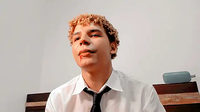 Snapshot of Daark_Eros chatting on October 27, 11:09 pm Daark Eros online show from October 27, 11:09 pm