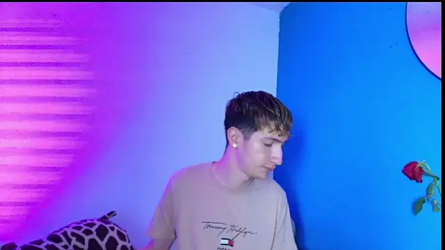 Erick Taylor3 online show from February 15, 9:22 pm