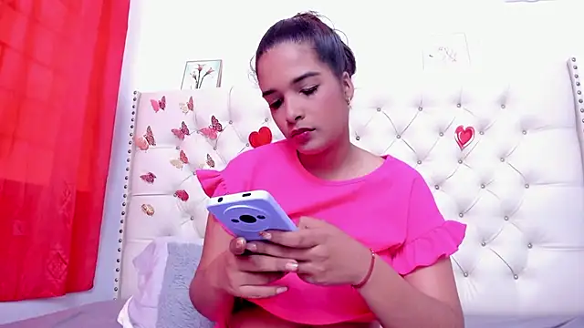 Snapshot of celena_wonder chatting on March 21, 7:39 pm celena wonder online show from March 21, 7:39 pm