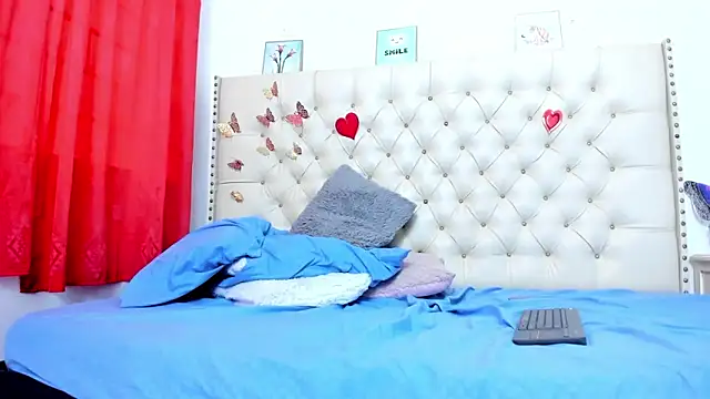 Snapshot of celena_wonder chatting on April 6, 6:53 pm celena wonder online show from April 6, 6:53 pm