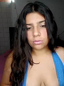 Snapshot of missluna_j chatting on October 29, 5:20 am missluna j online show from October 29, 5:20 am