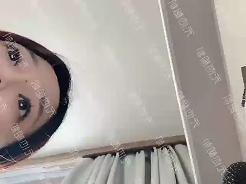 Snapshot of SophiaHu chatting on October 25, 7:16 am SophiaHu online show from October 25, 7:16 am