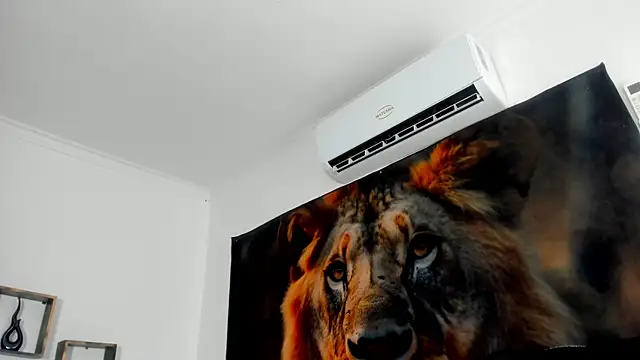 Snapshot of tatis_sofia chatting on April 6, 12:50 pm tatis sofia online show from April 6, 12:50 pm