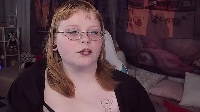 LottieReed online show from November 20, 3:56 pm