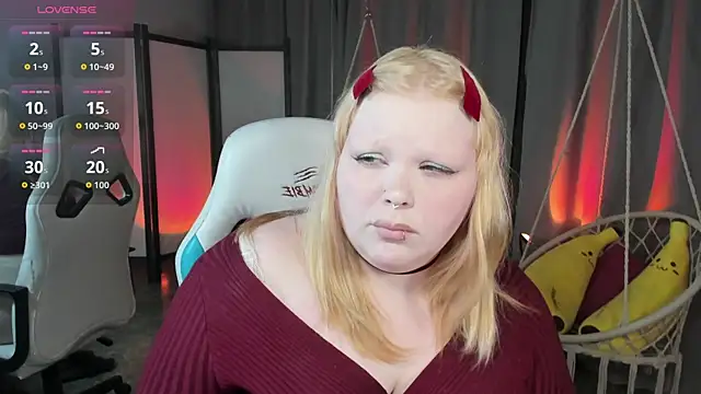 LottieReed online show from May 10, 9:14 am