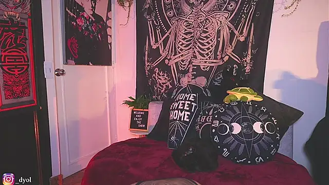 Dalia Vorhees online show from February 17, 2:08 am