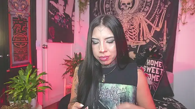Dalia Vorhees online show from May 15, 1:23 am