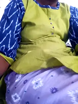 Snapshot of vedha4112telugu chatting on April 27, 6:33 am vedha4112telugu online show from April 27, 6:33 am