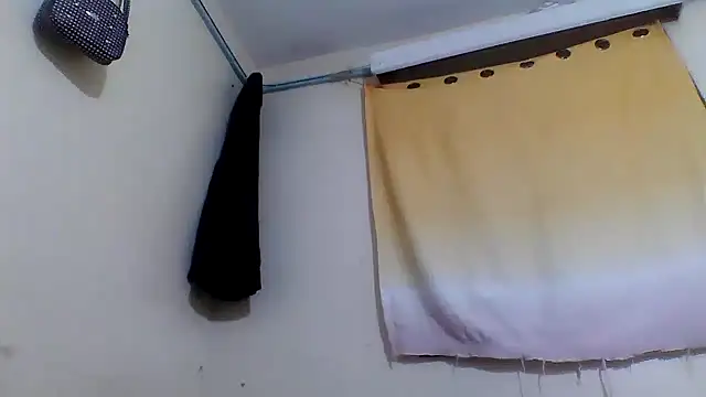 Snapshot of noluthandozuma chatting on February 20, 9:48 pm noluthandozuma online show from February 20, 9:48 pm