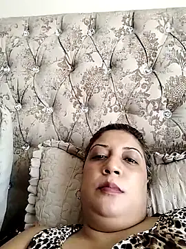 Snapshot of IndianLara chatting on November 3, 9:32 am IndianLara online show from November 3, 9:32 am