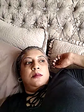 Snapshot of IndianLara chatting on November 14, 10:47 am IndianLara online show from November 14, 10:47 am