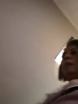 Snapshot of IndianLara chatting on November 15, 4:10 am IndianLara online show from November 15, 4:10 am