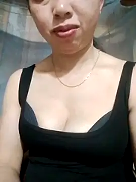 Snapshot of TRIEUTRIEU20 chatting on April 4, 4:26 pm TRIEUTRIEU20 online show from April 4, 4:26 pm
