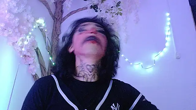 Snapshot of Sakura__Love_ chatting on October 25, 2:19 am Sakura  Love  online show from October 25, 2:19 am