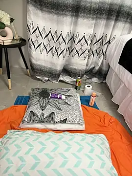 Nicole bash online show from February 17, 7:38 am