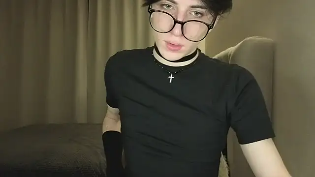 Oliver star boy  online show from February 10, 5:28 pm