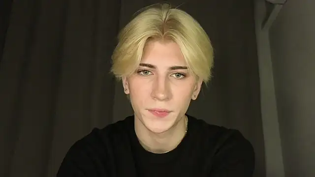 Oliver star boy  online show from May 11, 5:54 pm