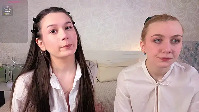 Snapshot of betweenUse chatting on February 8, 4:27 am betweenUse online show from February 8, 4:27 am