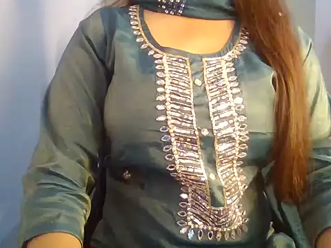 Snapshot of QUEEN_SUKU__ chatting on October 24, 5:37 am QUEEN SUKU   online show from October 24, 5:37 am