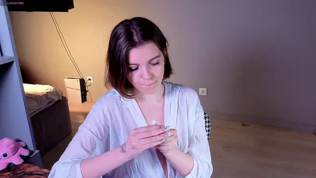 Snapshot of PollyRouge__ chatting on February 1, 8:51 pm PollyRouge online show from February 1, 8:51 pm