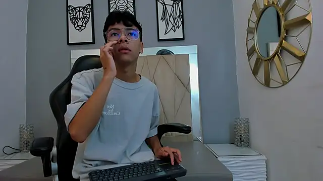 adams bobby online show from March 6, 11:06 am