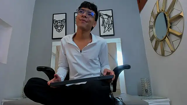 adams bobby online show from May 3, 11:16 am